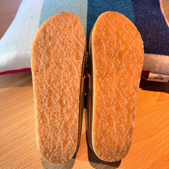 Bryr Zoe with Kilt, Platform size 8 in White Gold - NWOT - size 38 / 8 - Picture 6 of 8